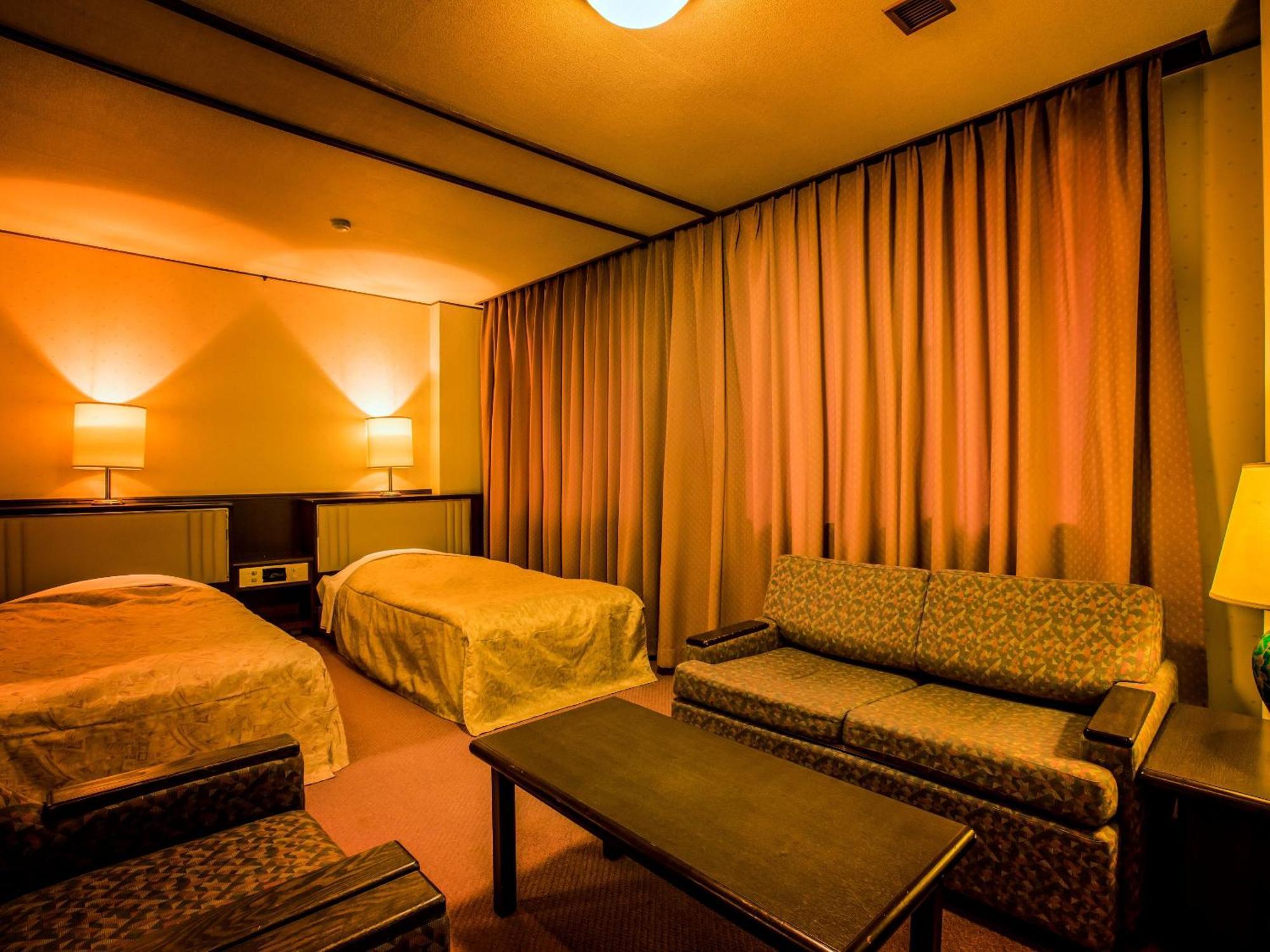 Ooedo Onsen Monogatari Bekkan เรียวกัง เกโระ